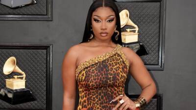 Megan Thee Stallion Makes Sure All Eyes Are on Her at GRAMMYs - www.etonline.com - county Dolores