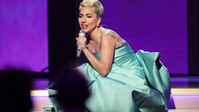 Lady Gaga Breaks Down in Tears After Tony Bennett Introduces Her GRAMMYs Performance - www.etonline.com - county Hall - Las Vegas - county York