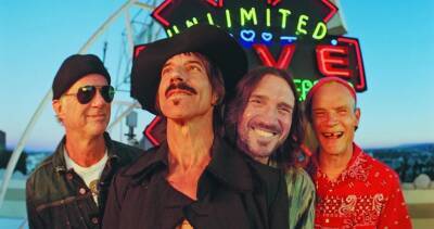 Red Hot Chili Peppers on course to claim fifth UK Number 1 album with Unlimited Love - www.officialcharts.com - Britain - Sweden