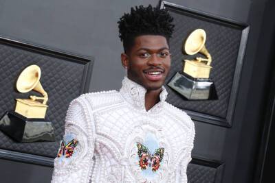 Lil Nas X Sings Song About Losing At The Grammy Awards - etcanada.com