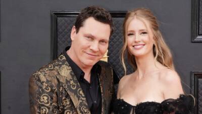 Tiësto and Wife Annika Reveal They Are Expecting Baby No. 2 on the GRAMMYs Red Carpet - www.etonline.com - Italy - Las Vegas - Netherlands - Utah