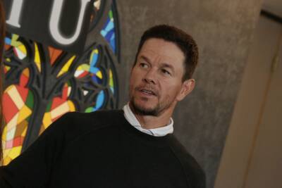 Mark Wahlberg Drank Glasses Of Olive Oil To Gain Weight For ‘Father Stu’ Role (Exclusive) - etcanada.com