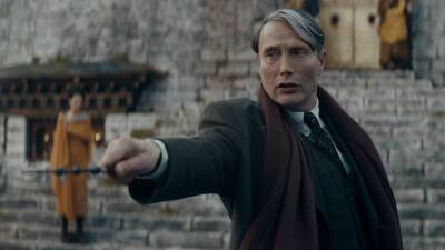 ‘Fantastic Beasts: The Secrets of Dumbledore’ Review: Mads Mikkelsen Goes Dark, J.K. Rowling Goes Deep in Emotional Middle Chapter - variety.com