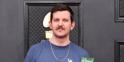 Dillon Francis Explains Why He Was Carrying a Bag of Snacks on the Grammys 2022 Red Carpet - www.justjared.com