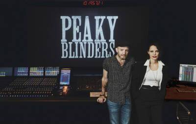 Anna Calvi on ‘Peaky Blinders’ inspired EP: “I’ve been living inside Tommy Shelby’s head” - www.nme.com