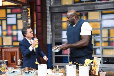 Shaquille O’Neal Teaches Stephen Colbert How To Bake Brownies From His Cookbook - etcanada.com
