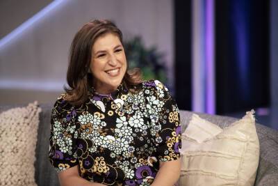 Mayim Bialik Says She’d Play Bette Midler In Biopic - etcanada.com - New York