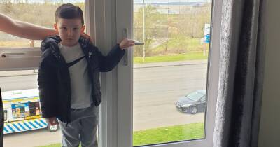 Scots mum left terrified young son could fall 20ft out flat window in fears over missing safety railing - www.dailyrecord.co.uk - Scotland