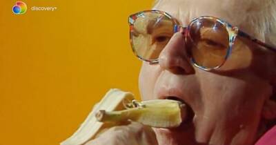 Jimmy Savile's chilling interview which exposed his guilt when he ate a banana - www.dailyrecord.co.uk - Britain