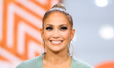 Jennifer Lopez - Ben Affleck - Jennifer Lopez sparks engagement rumors after rocking large diamond ring - hellomagazine.com - New York - Los Angeles - city Culver City