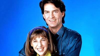 Joey Lawrence - Mayim Bialik And ‘Blossom’ Dad Ted Wass To Reunite on ‘Call Me Kat’ - deadline.com - Britain - county Caroline