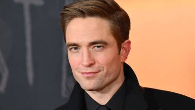 Robert Pattinson Got So Buff For Batman That His Friend, Eddie Redmayne, Didn't Recognize Him - www.glamour.com