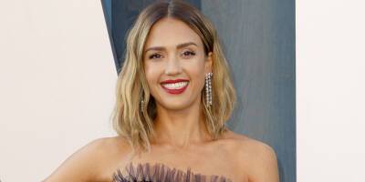 Jessica Alba Teams Up With Netflix For New Series 'Confessions on the 7:45' - www.justjared.com