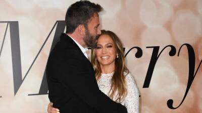 Jennifer Lopez and Ben Affleck Are Officially Engaged - www.glamour.com