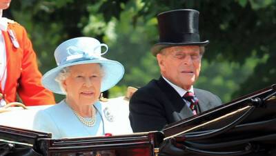 Queen Elizabeth Marks 1 Year Anniversary Of Prince Philip’s Death With Poem Tribute Video - hollywoodlife.com - county Garden - county Windsor