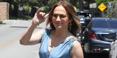 Jennifer Lopez Kicks Off Her Weekend With A Few Errands in LA - www.justjared.com - Los Angeles