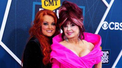 Country Music Hall of Fame Ceremony Will Go On Following Death of Naomi Judd - www.etonline.com - Nashville