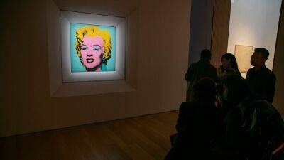 Warhol's 'Marilyn' auction nabs $195M; most for US artist - abcnews.go.com - New York - USA - New York - county Monroe