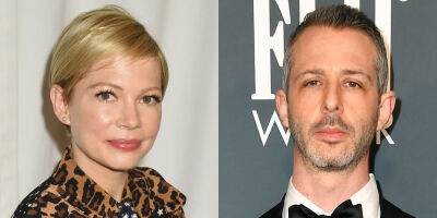 Michelle Williams Defends Jeremy Strong, Reveals How He Helped Her Daughter After Heath Ledger's Death - www.justjared.com - New York - city Williamstown