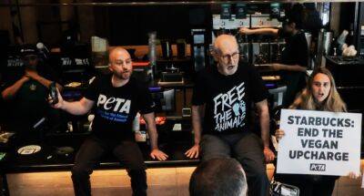 ‘Babe’ Actor James Cromwell Glues Himself To Starbucks Counter In Animal Rights Protest - deadline.com - France - New York