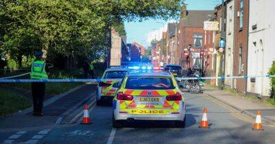 Off-road biker seriously injured after 'losing balance' during police chase - www.manchestereveningnews.co.uk