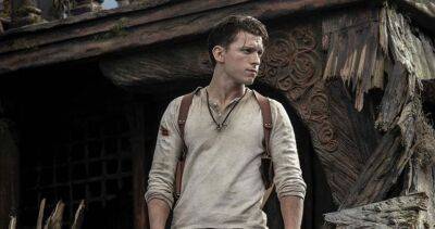 Tom Holland - Kenneth Branagh - Mark Wahlberg - Nathan Drake - No Way Home - Uncharted uncovers treasure for second week at Number 1 on Official Film Chart - officialcharts.com - Britain - city Santiago