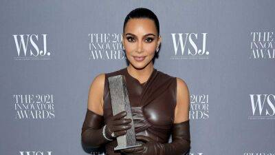 Kim Kardashian - Kourtney Kardashian - Kanye West - Marge Simpson - Kim Kardashian Shares Kanye West's Brutal Critique of First Outfit She Styled on Her Own After Their Split - etonline.com