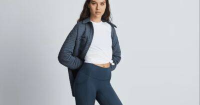 These Leggings From Cult-Fave Everlane Are 50% Off — Grab Them While They’re Still in Stock - usmagazine.com