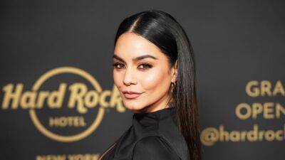 Vanessa Hudgens Just Revived This Controversial Early 2000s Trend - glamour.com - New York - Italy - Manhattan