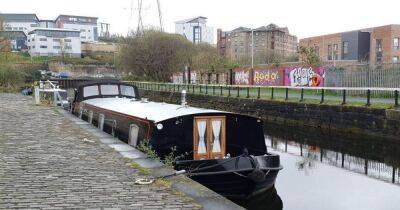 Glasgow houseboat docked on Forth and Clyde Canal on sale for £145,000 - dailyrecord.co.uk - Scotland