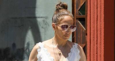 Jennifer Lopez - Jennifer Lopez Stops by Vintage Store to Do Some Shopping - justjared.com - Los Angeles