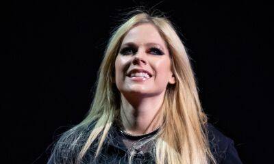 Avril Lavigne makes emotional revelation while on worldwide tour - hellomagazine.com