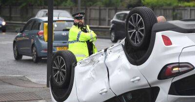 Car flips onto roof in Wigan crash - www.manchestereveningnews.co.uk