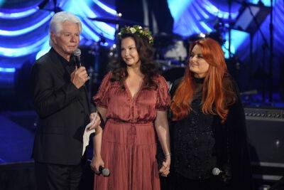 Ashley Judd - Wynonna Judd - Naomi Judd - Naomi Judd’s Husband Larry Strickland Speaks Out For First Time At Late Wife’s Tribute - etcanada.com - city Vienna