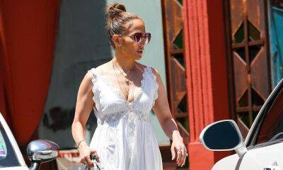 Jennifer Lopez - Christian Dior - Jennifer Lopez gives a wedding sneak peek in the perfect lacy white dress for summer - us.hola.com - Los Angeles