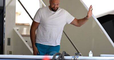 Tyson Fury - John James - Adonis Amaziah - Tyson Fury relaxes on £18k a night yacht in Cannes during lavish holiday with Paris and kids - ok.co.uk - Venezuela