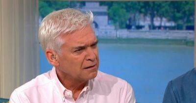 Holly Willoughby - Phillip Schofield - Camilla Tominey - Phillip Schofield takes aim at 'incredibly thin' Victoria Beckham after comments - dailyrecord.co.uk - Victoria