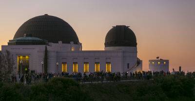 Griffith Park - “Person Of Interest” Detained After Griffith Park Brushfire Threatens Famed Observatory Before Being Contained - deadline.com - Los Angeles - Greece