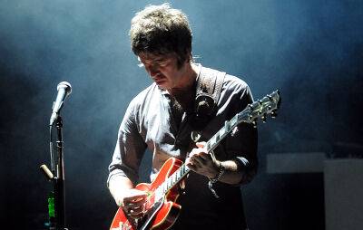 Liam Gallagher - Noel Gallagher - Oasis guitar broken in Liam and Noel’s break-up argument sells for £325,000 - nme.com - France - Paris