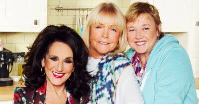 Linda Robson - Loose Women - Lesley Joseph - Pauline Quirke - Linda Robson and Pauline Quirke prove feud is over as Birds of a Feather stars share friendly snap - ok.co.uk - London