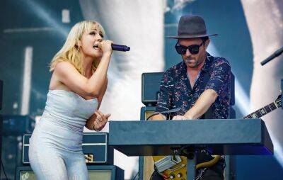 Watch the video for Metric’s new single ‘Doomscroller’ - nme.com - Britain - USA