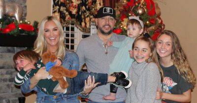 Jason Aldean - Brittany Aldean - Jason Aldean’s Blended Family: A Look at His 4 Kids With Wife Brittany Aldean, Ex Jessica Ussery - usmagazine.com - USA - Mexico - city Memphis