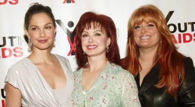 Ashley & Wynonna Judd Tearfully Accept Hall of Fame Induction for The Judds, One Day After Mom Naomi's Death - www.justjared.com - Tennessee