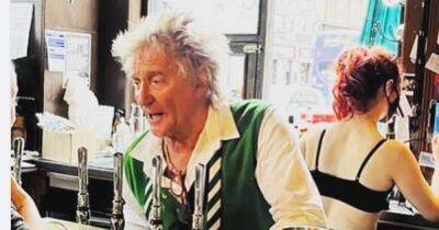 Celtic-daft Sir Rod Stewart pulls pints at Glasgow pub after Old Firm clash - www.dailyrecord.co.uk