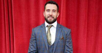 Inside Emmerdale star Mike Parr's dating life as he shares unrecognisable snap - www.ok.co.uk