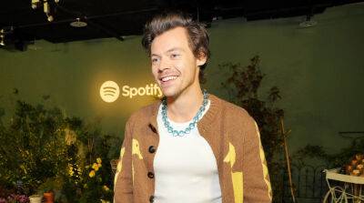 Molly Goddard - Harry Styles Surprises Fans at Spotify's Celebration of His New Album! - justjared.com - New York