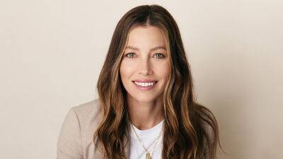 Jessica Biel - Pablo Schreiber - Candy Montgomery - Betty Gore - How Jessica Biel Found Empathy for Candy Montgomery in Hulu Series: ‘You’re Still Kind of With Her at the End’ - variety.com - Texas - Montgomery