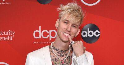 Machine Gun Kelly Shares Nude Photo, Reveals ‘Good Mourning’ Preparations — Including Sit-Ups and ‘Blunts’ - usmagazine.com