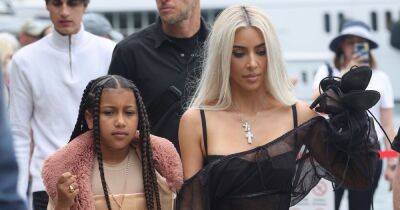 Kim Kardashian goes barefoot and ditches high heels while out with daughter North in Italy - www.ok.co.uk - Italy