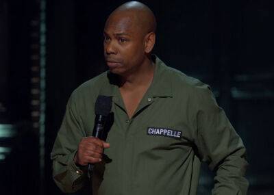 Isaiah Lee - Man Accused Of Attacking Dave Chappelle On Stage Says Comedian's 'Triggering' Jokes Pushed Him Over The Edge - perezhilton.com - New York - Los Angeles - Los Angeles - Ohio